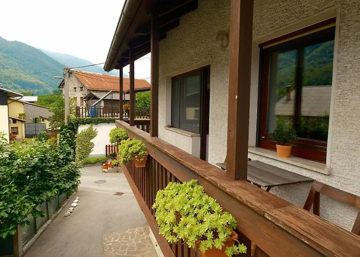 Apartma Pr Cehc 托尔明